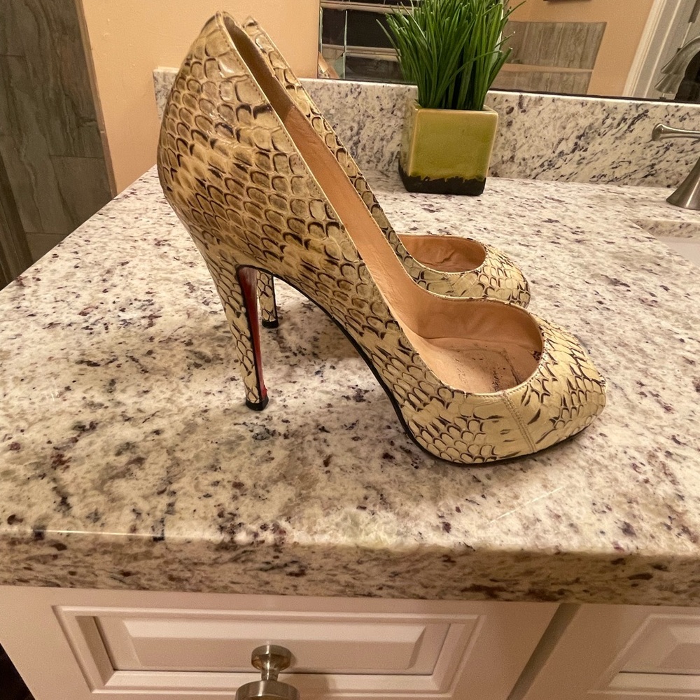 Stunning Louboutin Open Toe Stilettos!